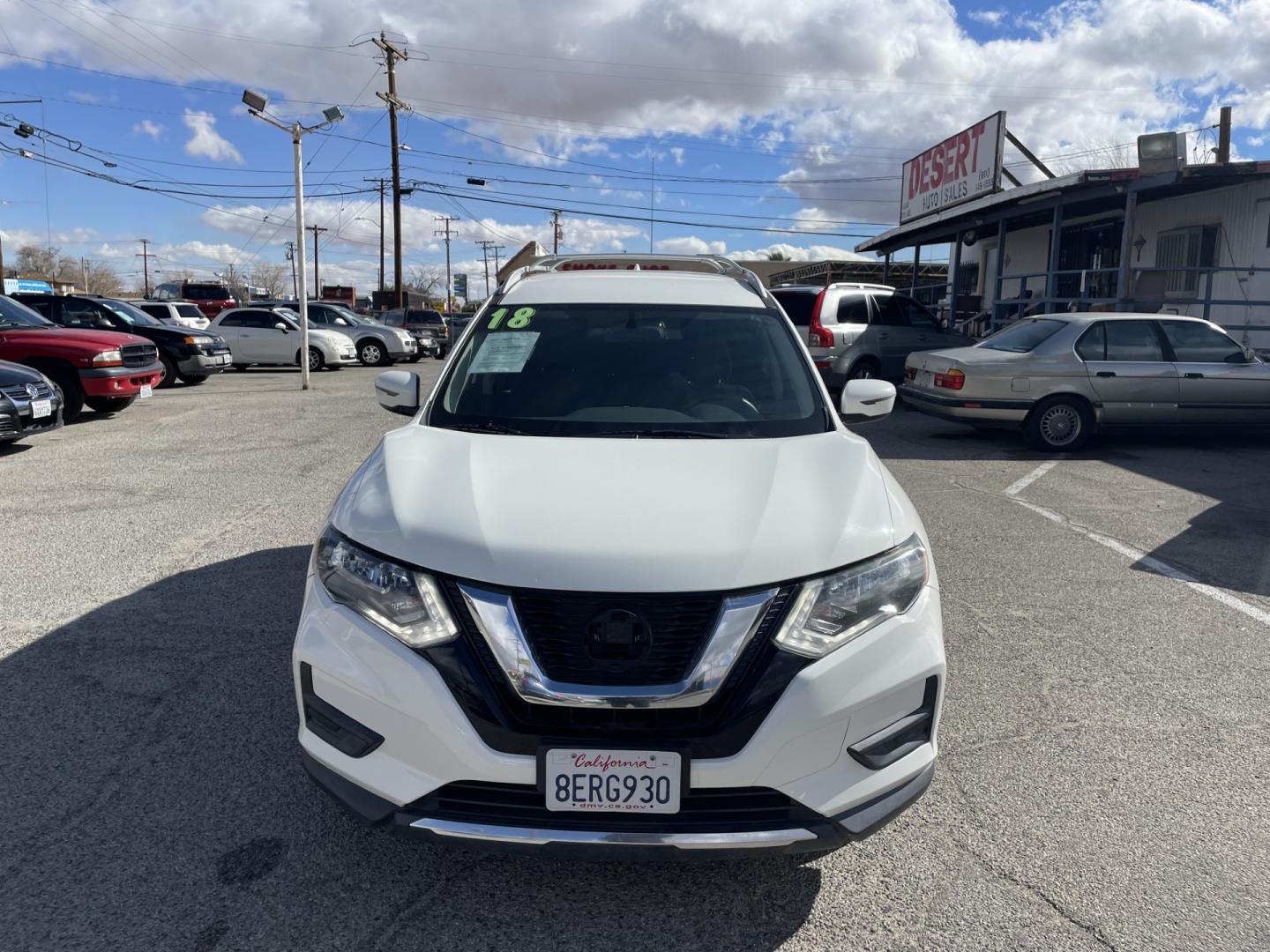 2018 Nissan Rogue SV 2WD (5N1AT2MT1JC) with an 2.5L L4 DOHC 16V engine, CVT transmission, located at 44356 Date Ave., Lancaster, CA, 93534, (661) 945-6555, 34.688919, -118.139374 - Photo#0