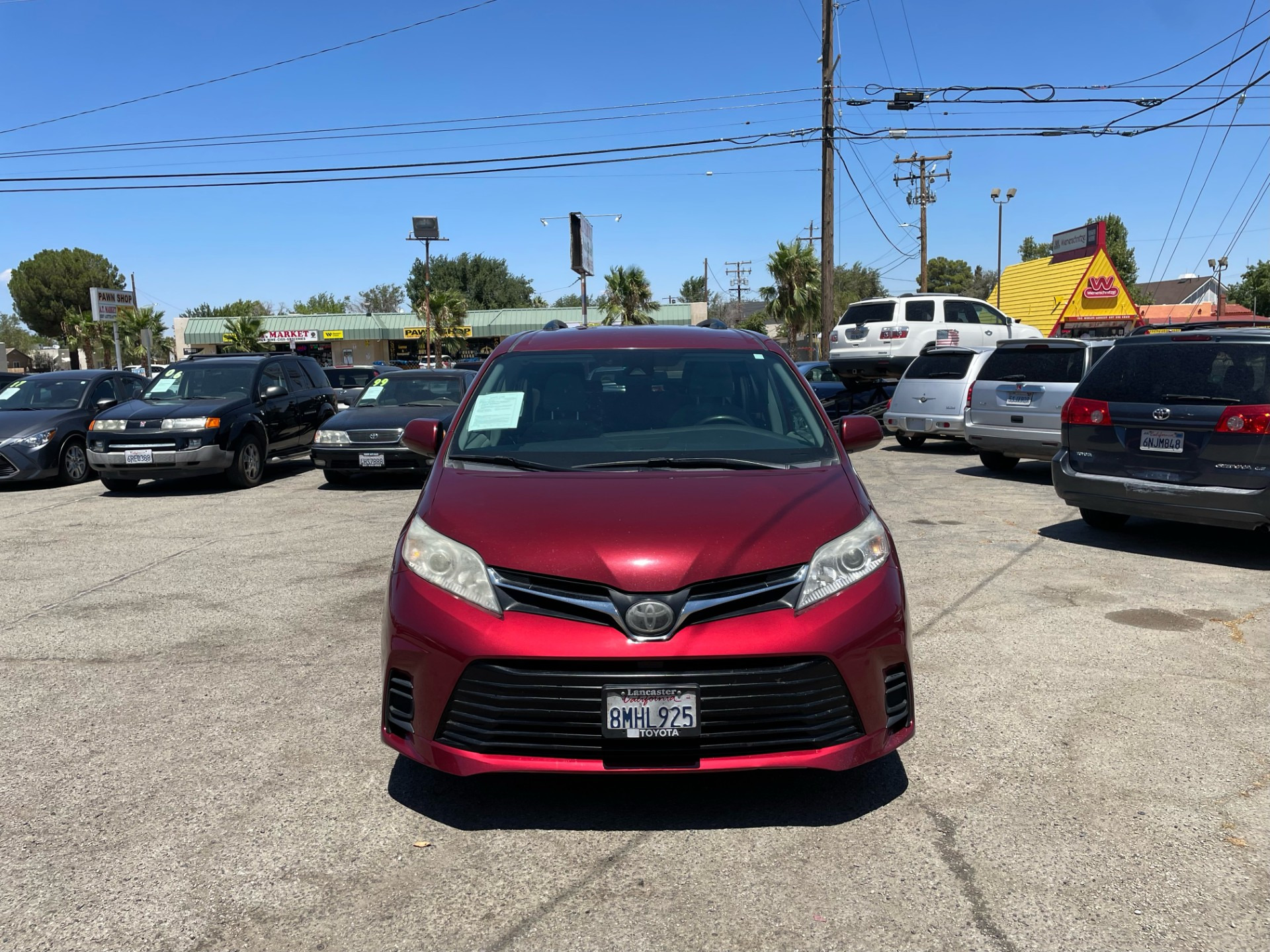 photo of 2018 Toyota Sienna LE 8-Passenger