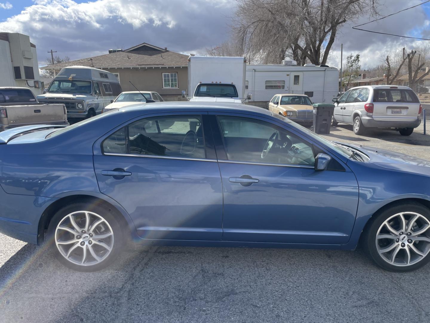 2010 Ford Fusion SE (3FAHP0HA5AR) with an 2.5L L4 DOHC 16V engine, located at 44356 Date Ave., Lancaster, CA, 93534, (661) 945-6555, 34.688919, -118.139374 - Photo#1