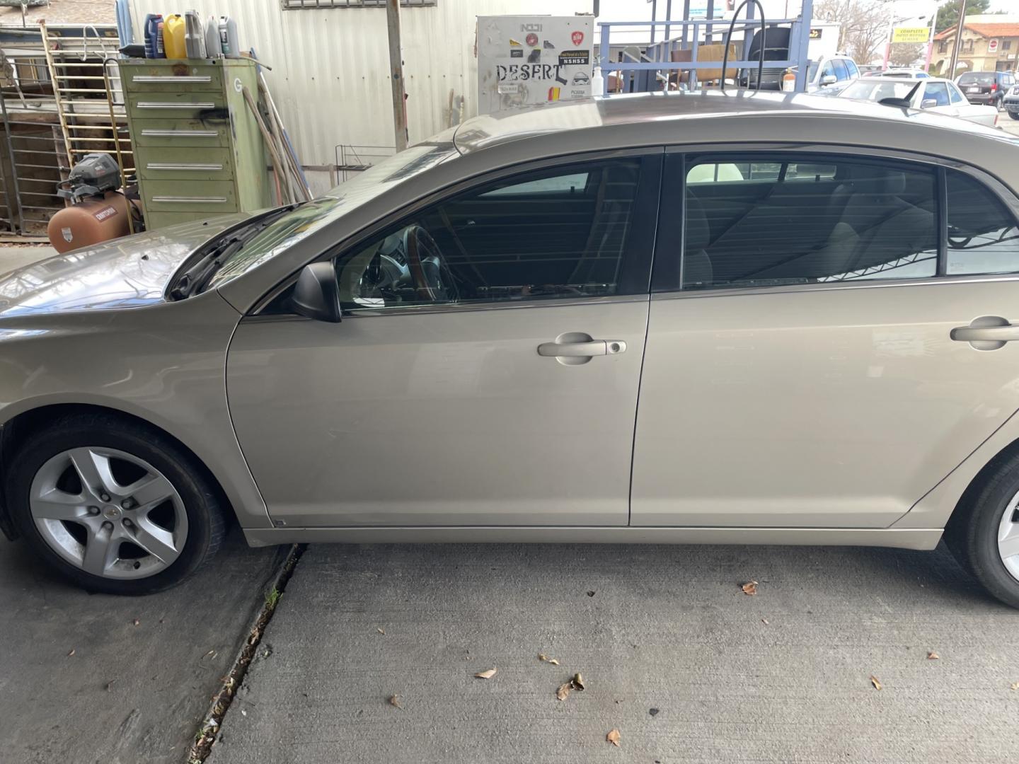 2009 Chevrolet Malibu LS (1G1ZG57B79F) with an 2.4L L4 DOHC 16V engine, 4-Speed Automatic Overdrive transmission, located at 44356 Date Ave., Lancaster, CA, 93534, (661) 945-6555, 34.688919, -118.139374 - Photo#1